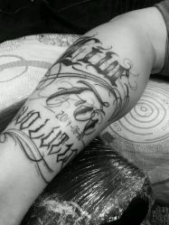 -怪咖纹身刺青