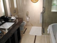 -青岛海尔洲际酒店