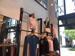-lululemon(比斯特购物村店)