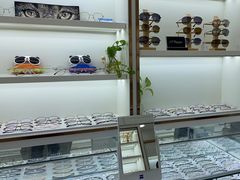 -翰佐蔡司小乐圆·依视路星趣控·暴龙眼镜折扣店
