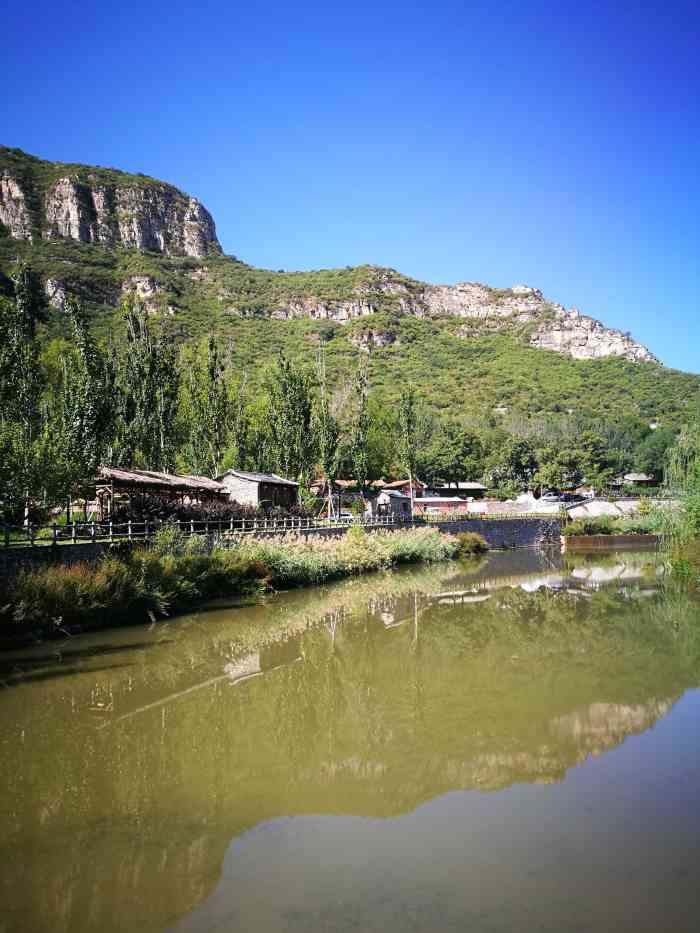 快活林烧烤-"今年北京的秋真的很长也很美,去了网红赏红.