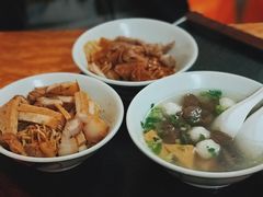 -松树干拌面店