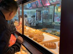 面包甜点陈列柜-弘祥蜂蜜大麻花(烟大店)