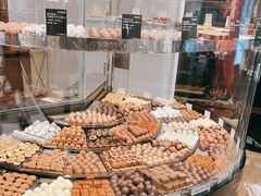 -Laderach 莱德拉(上海环贸iapm店)