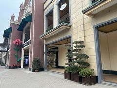 -王府井奥莱临潼小镇(临潼店)
