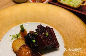 Honey-glazed Spare Ribs Stewed with Dalian Abalone