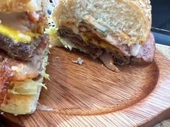 双层西部牛肉汉堡-汉堡双倍·喜鹊堡