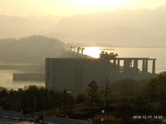 -三峡大坝旅游区交通票售票处-地面停车场