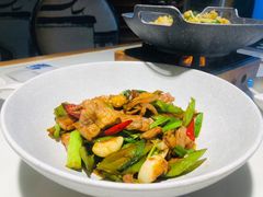 腌菜炒黄牛肉-姜君·千岛湖鱼头馆(浦东大道店)