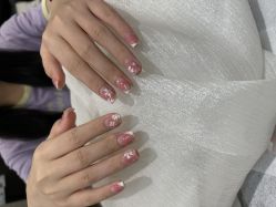 -花岐款式专研健康美甲沙龙
