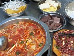 -黄利砖万峰林布依特色酸笋牛肉馆