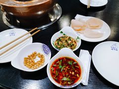 -楼外楼大刀肉传统火锅居(繁荣路店)