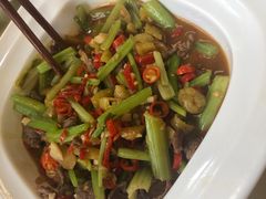 -独一佳老胡湘菜馆(矿山路店)