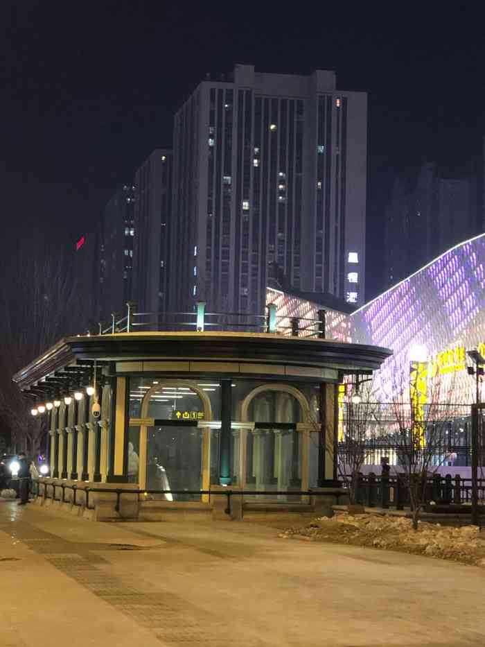 凯盛源广场(地铁站)-"凯盛源广场站地铁站03在哈西万达广场门.