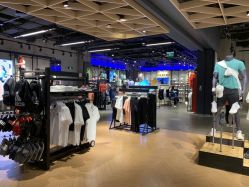 -adidas(德基广场店)