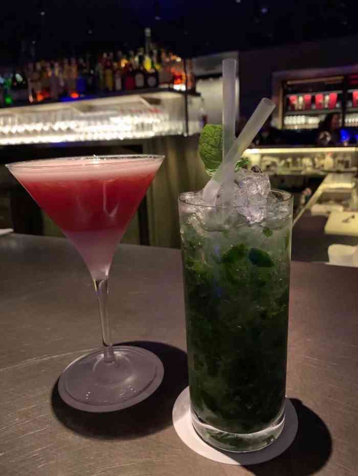 r2 supperclub(六本木店)-"这个店是酒吧.有很多种酒,音乐很好,服务.