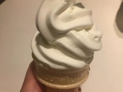 圆筒冰淇淋-麦当劳(杭州三花国际店)