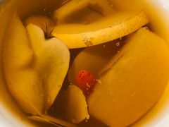 无花果海底椰雪梨汤-炖物24章·顺时轻养茶(杭州大厦店)