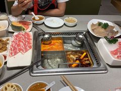 番茄锅底-海底捞火锅(宝龙广场夜宵主题店)