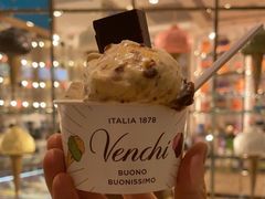 -VENCHI 闻绮(广州太古汇店)
