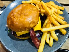 -12 Rocks Beach Bar Cafe