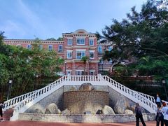 -香港大学