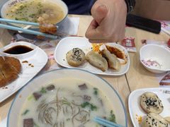 -小杨生煎(浦江欢乐颂店)