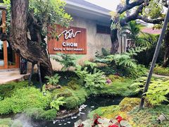 -Chom Cafe and Restaurant