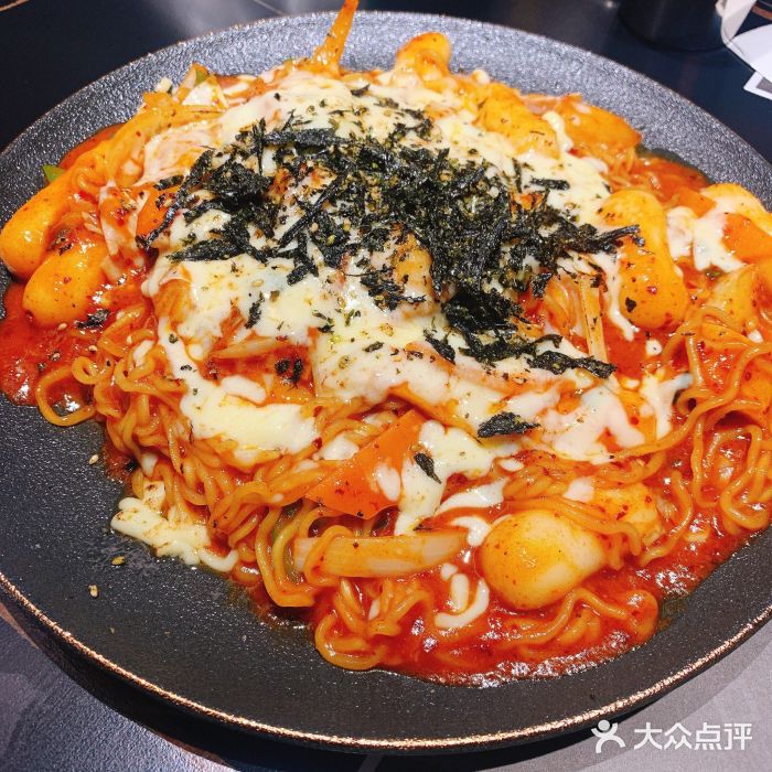 博欧姆新派韩国料理·炸鸡(艾尚店)芝士拉面炒年糕图片