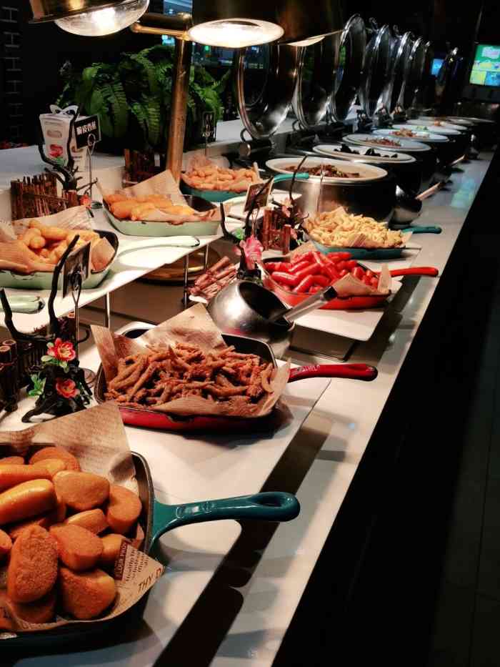 凡塔斯牛排餐厅(莆田万达店)-"「火焰牛排」服务员端上来,即倒酒点火