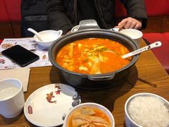 -渝是乎川渝小炒(新世界百货望京店)
