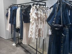 -URBAN REVIVO(上海中庚漫游城店)