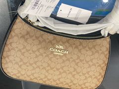 -COACH蔻驰(赛特奥特莱斯店)