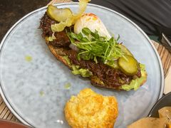 牛油果温泉蛋吐司-O'mills Sourdough Bakery&Bistro(永嘉路店)