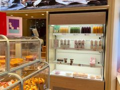 面包甜点陈列柜-好利来(新华百货店)