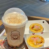 上面还撒有莓果粉，一口咬下去真的太满足了
