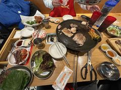 -江南猪肉商会无限续吃(弘大店)