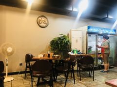 大堂-陈员外正宗夹江烧烤(广福路店)