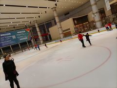 -成都冰纷万象滑冰场