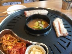-江南猪肉商会无限续吃(弘大店)