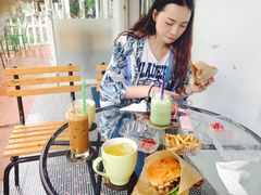 -BURGER BRO'S