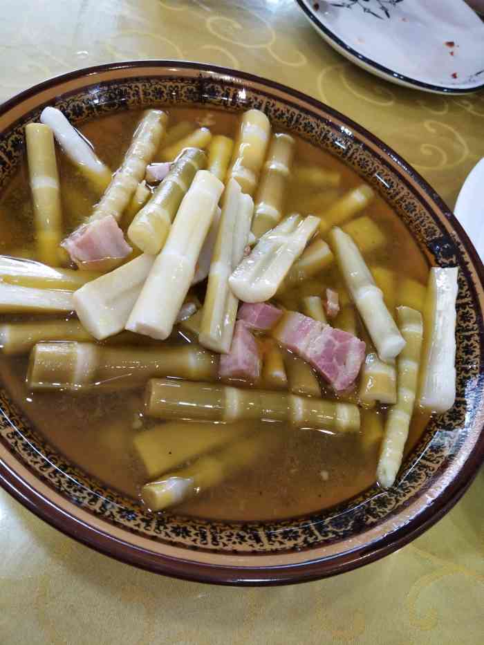 衢州土菜-"不是很正规的一家店,怎么说呢易主很多次,.