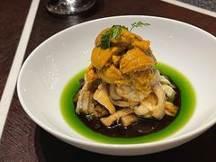 酱麻油海胆拌秋茄-杭州西子湖四季酒店·金沙厅
