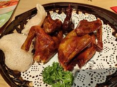 蜜制烤乳鸽-避风塘(百联东郊店)