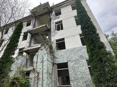 -四川汶川特大地震漩口中学遗址