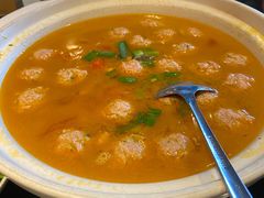 -帅巴人舅母子腊蹄民俗村