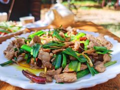 蒜苗炒肉-腾冲国萍农家乐