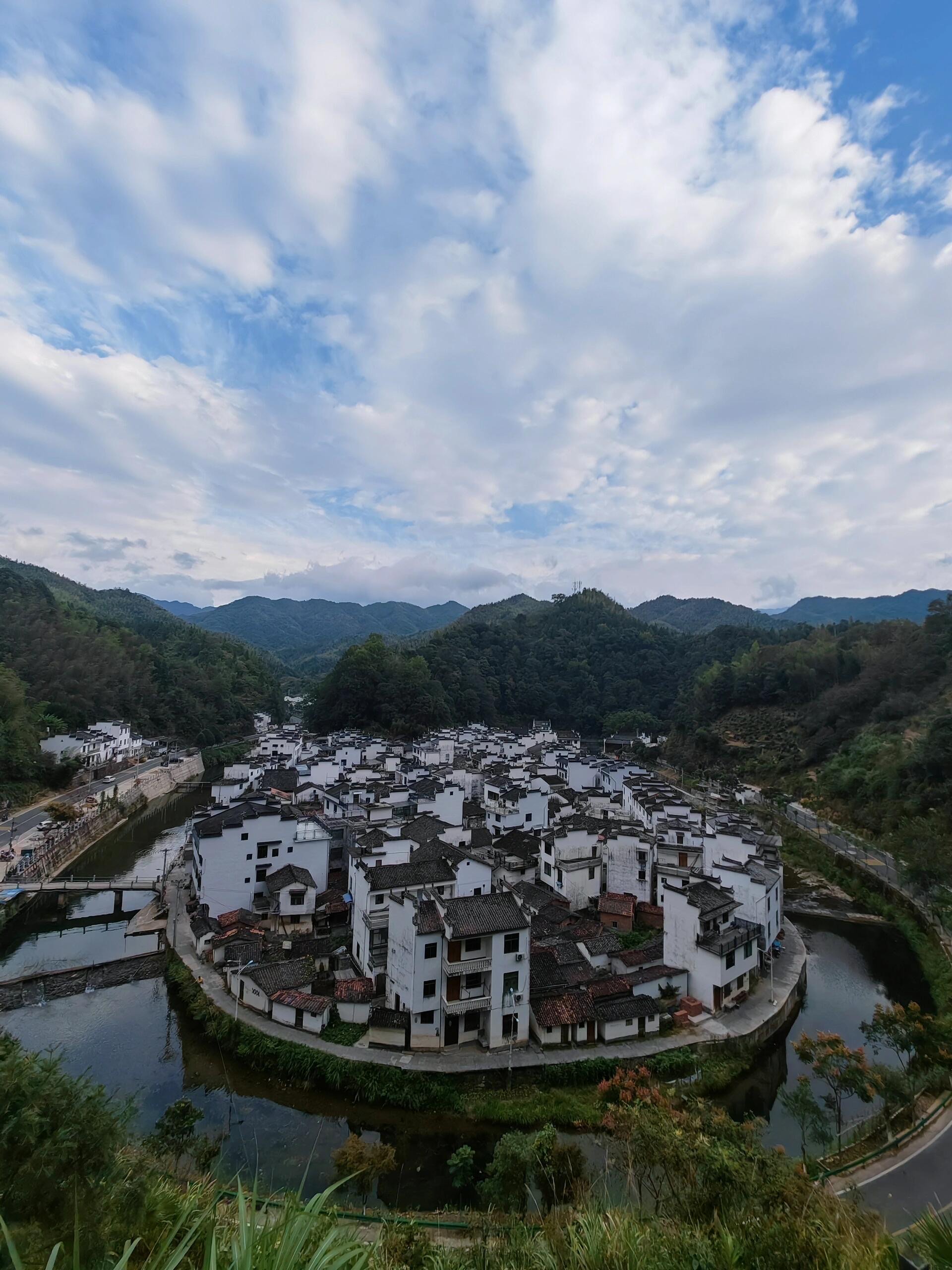 中国最圆的村庄菊径村图片