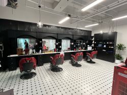 -老男孩男士理容馆·理发·烫染·修面