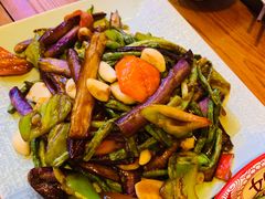 -闯关东东北农家菜(崂山石老人店)